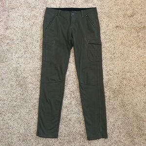 Kuhl Womens Krush Cargo Pant Size 8 Green Slim Leg Stretch Knit Outdoor Hiking
